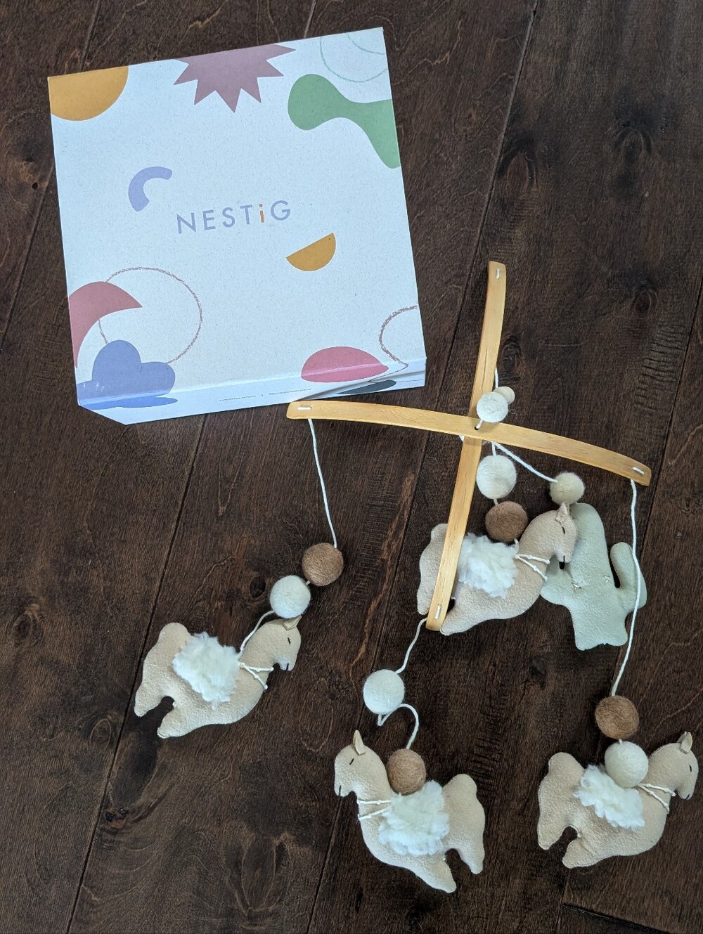 Nestig Llama Nursery Mobile